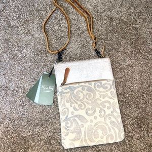 Myra crossbody - small. never used.